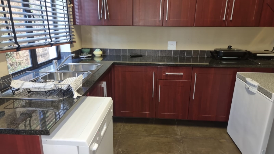6 Bedroom Property for Sale in Merryhill Eastern Cape